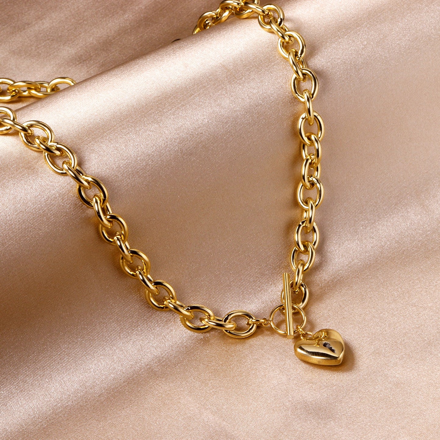 Heartlock – Chunky Chain Necklace with Puffy Heart Pendant