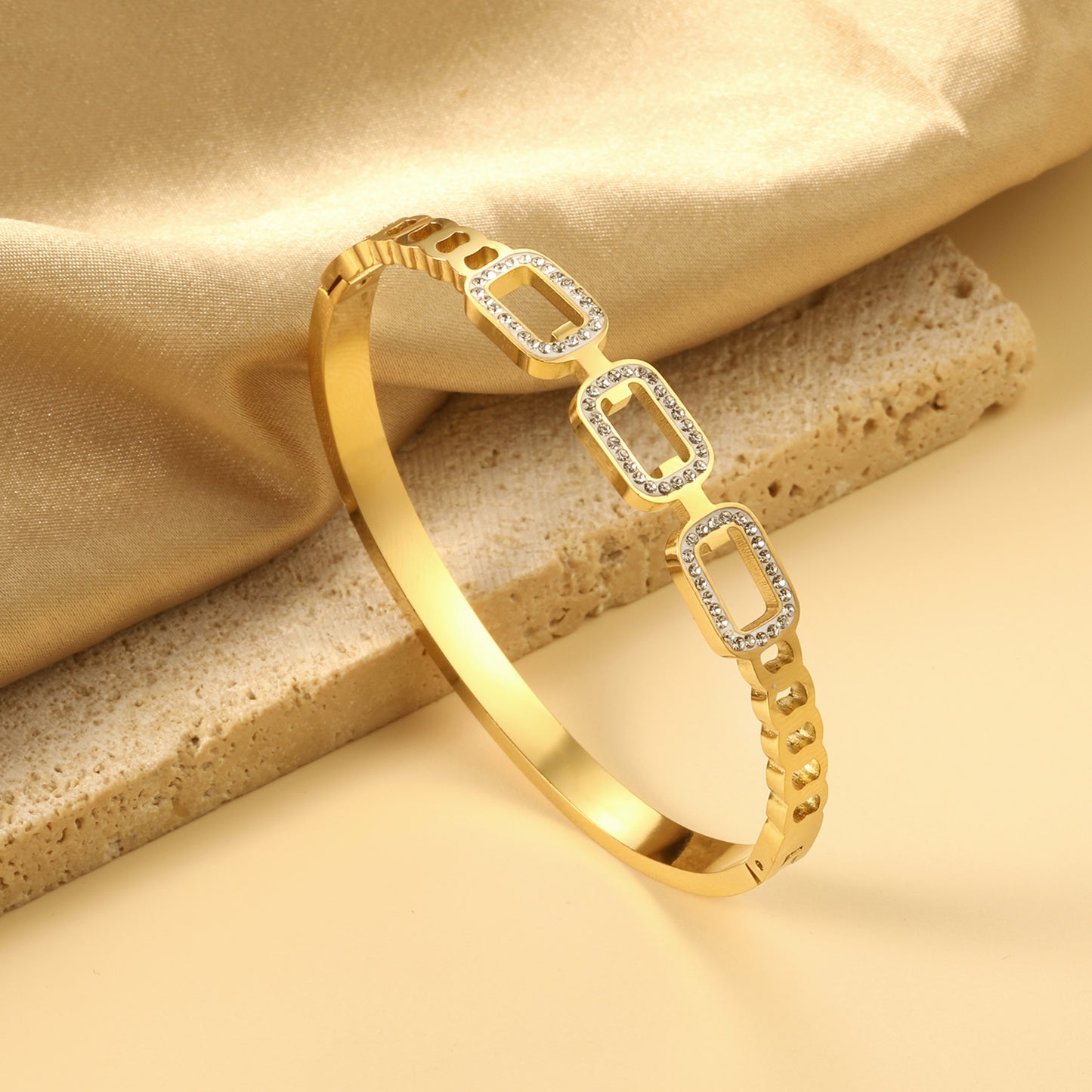 Linked radiance bracelet